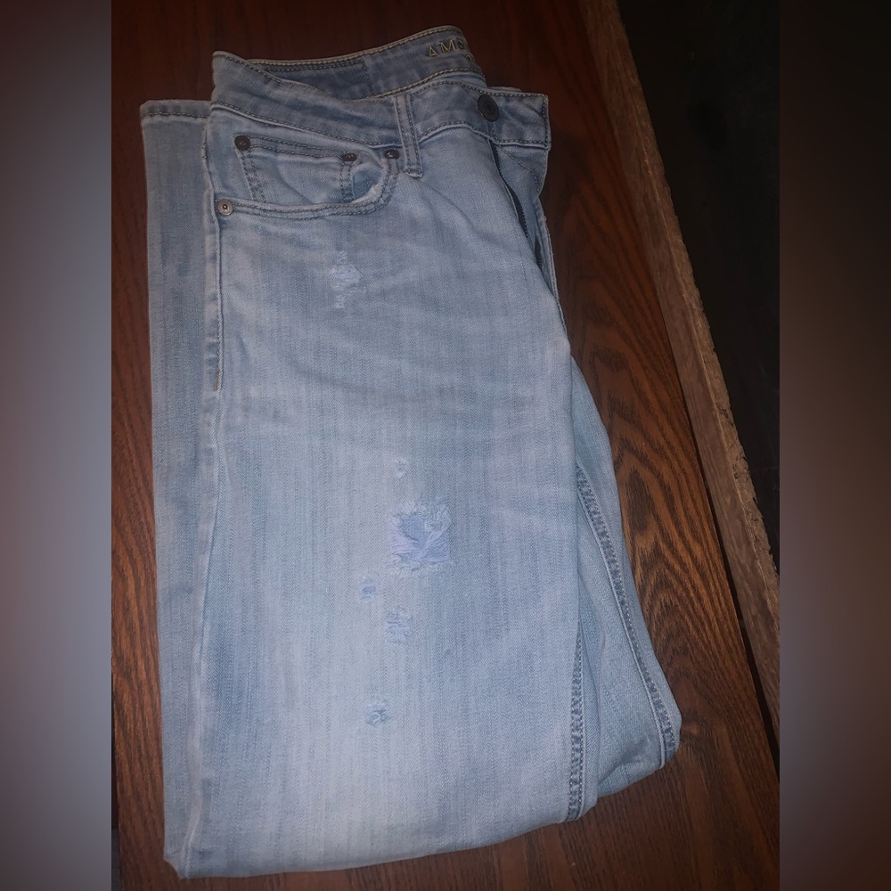 American Eagle Outfitters jeans. Distressed light wash. EUC! Size 30/30